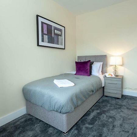 4 Bed Home, Driveway Parking Ideally Located In Latchford, Warrington - Executive St Marys House المظهر الخارجي الصورة