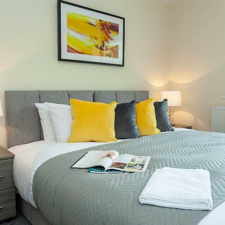 4 Bed Home, Driveway Parking Ideally Located In Latchford, Warrington - Executive St Marys House المظهر الخارجي الصورة