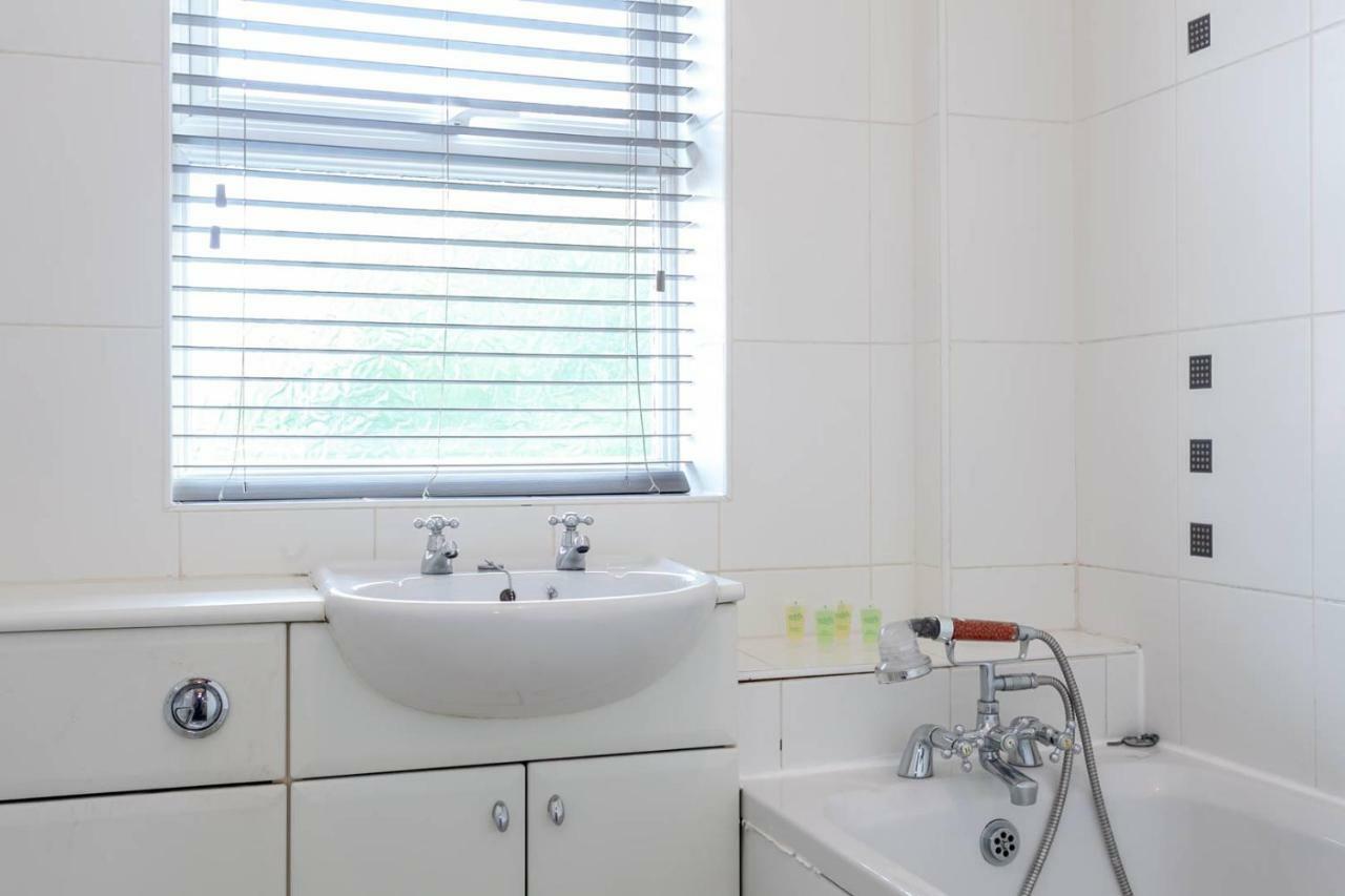 4 Bed Home, Driveway Parking Ideally Located In Latchford, Warrington - Executive St Marys House المظهر الخارجي الصورة