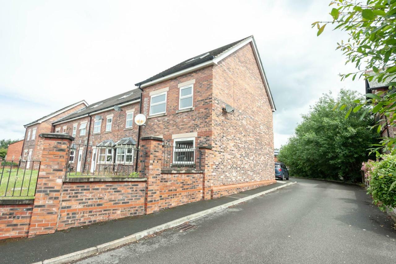 4 Bed Home, Driveway Parking Ideally Located In Latchford, Warrington - Executive St Marys House المظهر الخارجي الصورة