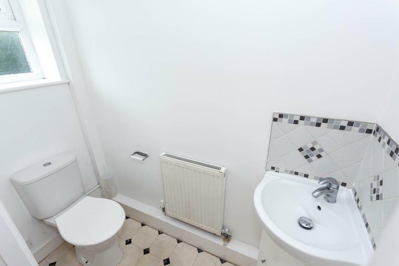 4 Bed Home, Driveway Parking Ideally Located In Latchford, Warrington - Executive St Marys House المظهر الخارجي الصورة