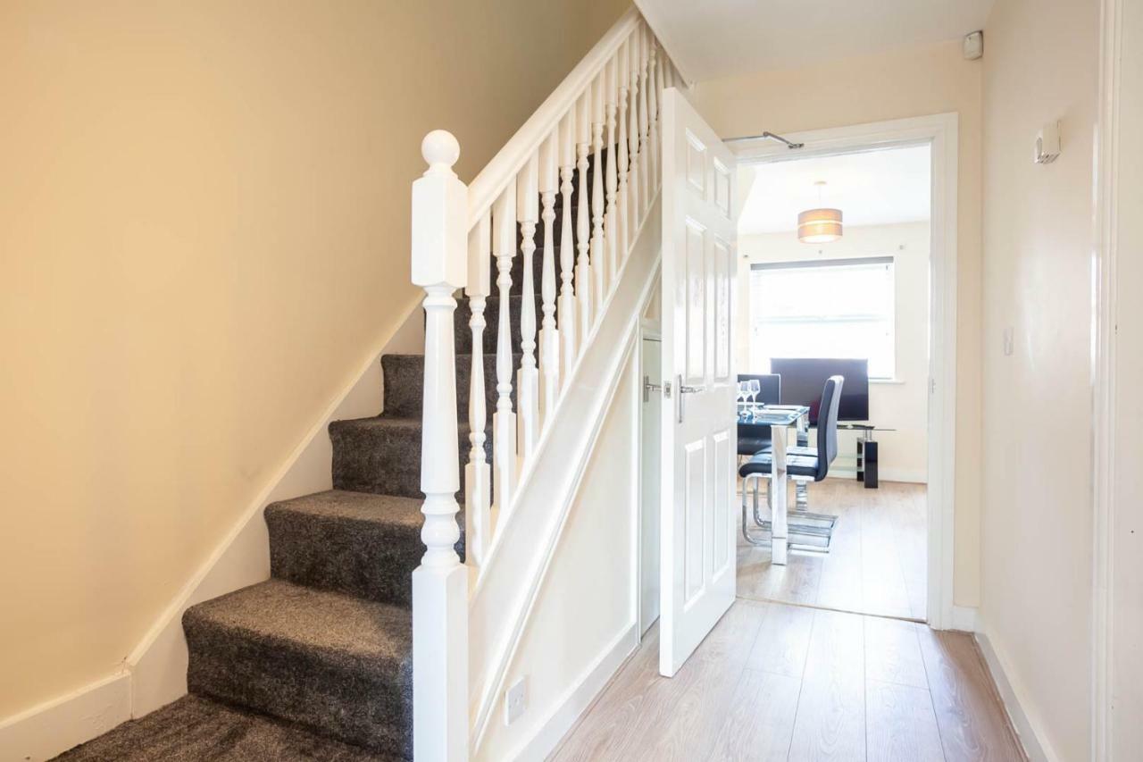 4 Bed Home, Driveway Parking Ideally Located In Latchford, Warrington - Executive St Marys House المظهر الخارجي الصورة