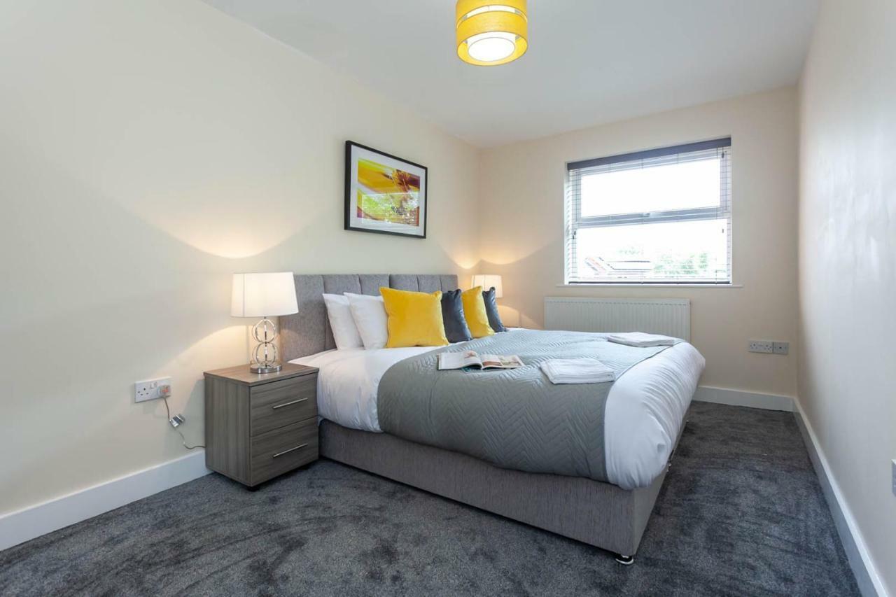 4 Bed Home, Driveway Parking Ideally Located In Latchford, Warrington - Executive St Marys House المظهر الخارجي الصورة